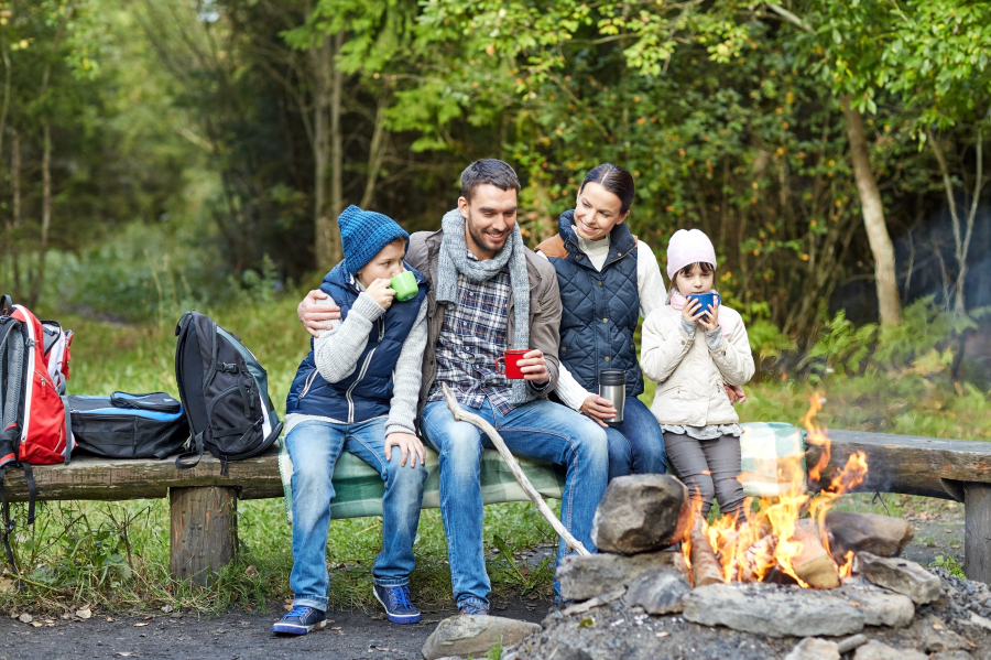 famille au camping Pomerols 34